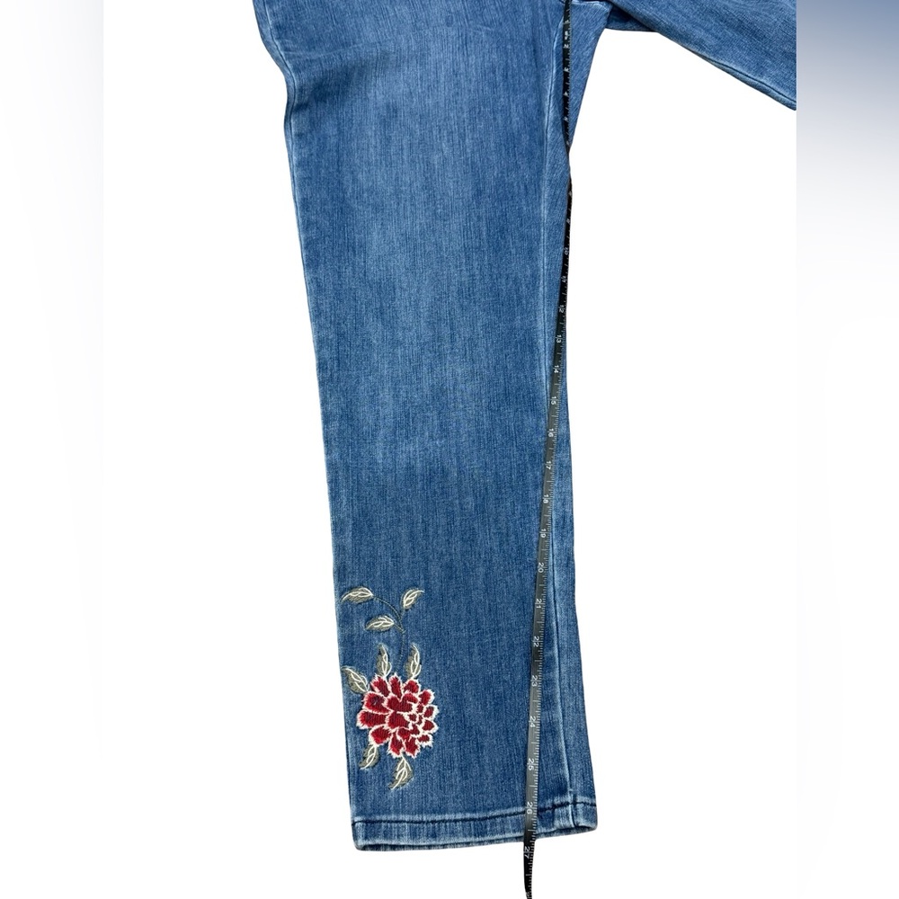 ✨ Soft Surrounding Jeans Women’s Petite Medium Pull-On Embroidered Denim Stretch - Picture 9 of 11